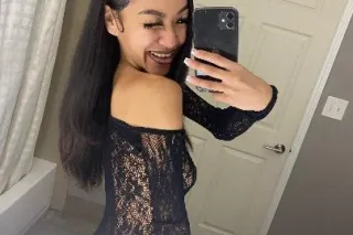 NEW IN TOWN 😍 sexy petite asia... - Image 1