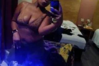 lookin for a slim thique, boujee, professional, well spoken, bad b*tch thats a lady in public but a freak in the sheets at home! look no further Im THAT girl😜🤫 - Image 11