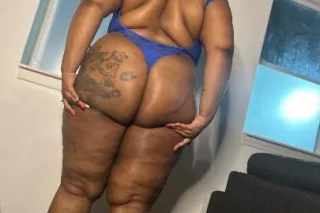 OUTCALL ONLY W/ Ebony BBW 𝐏𝐋𝐀𝐘𝐌𝐀𝐓𝐄 🍒Huge TITS and Fat BOOTY🍑✨ - Image 1
