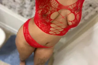 sexy redbone - 26 - Image 1