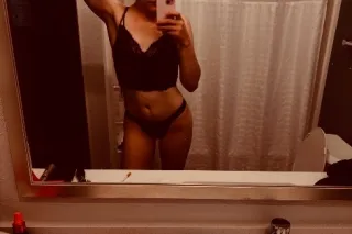 sexy brunette avail ;)now!! - ... - Image 2
