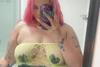 freaky tatted fun sexy bih & pussy REAL WET AND PRETTY - Image 1