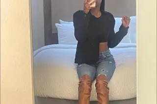 CARMEL SKINNED BADDIEEE 😮‍💨💙🤭 - Image 2