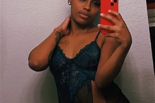 Your 5'0 foot fantasy😘 incalls/outcalls available - Image 3