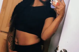 Your 5'0 foot fantasy😘 incalls/outcalls available - Image 1