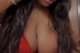 Humongous Titts , Deep Throat ... - Image 3