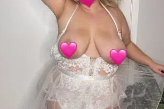 Brazilian Milf ready now in WALTHAM - Image 1