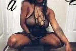 Its Suga suga wit two girl special 💋 💦 24/7🫶🏽 Cum have a blast with a fun size doll🙃 - Image 1