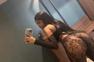 2 GIRL AVAILABLE💕 Who do you want to see💦💕 Incall/OUTCALL available 💦💕 - Image 4