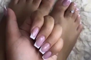 Elegant, discreet, and effortlessly feminine - Image 5