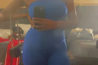 SLIM THICK WITH A FAT ASS I GOT THE BEST THROAT IN THE CITY COME GET ATE UP BY THE BEST💦💦💦💦😝 Special special, special, special special - Image 1