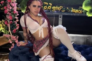 22 and pretty - Image 3