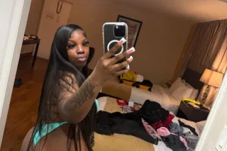 thick ass Thick 😌😜😋😋😋 👅🫣 😝🥰Fats pussy creamy wet pussy 😝😋 Im Horny come Fuck Me 🫣Qv Speail😻 - Image 5