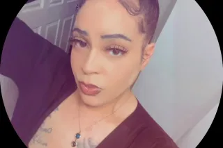 THICKNESSSSS 💋😍😍 - Image 1