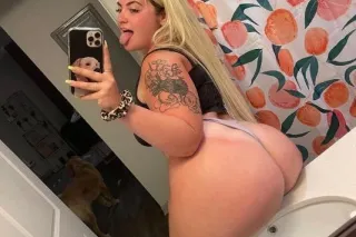 XXXX DIVINE CUMM PLAY BIG BOOT... - Image 4