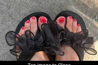 EVERYBODY'S FAVORITE BLONDE - Image 8