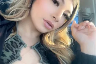 PrettyFace Petite Princess💦🩷💋🤭😍 - Image 1