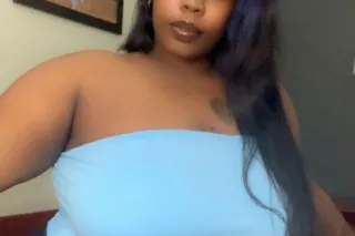 New Titties in Yo City🍒😌 Thick... - Image 1