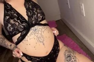 hot and curvy snow ❤️💋💋 available now 💋💋 - Image 5