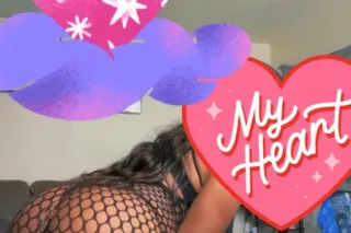 Fun sized Dominican princess - Image 2