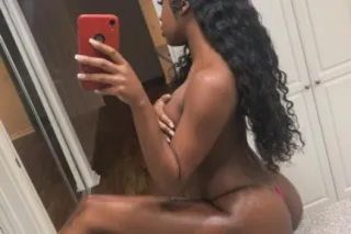 Big boobies fat booty Ebony - Image 4