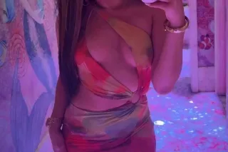 HOT LATINA READY TO TAKE DICK ... - Image 1