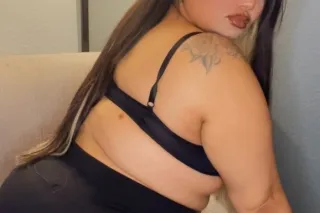 Back in Town 🌹The redbone dream you can’t resist 💋 PNW’s best-kept secret❤‍🔥🌹 - Image 7