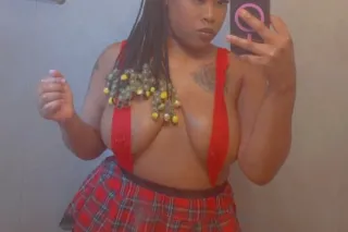 sexy red looking for incall 😋 - Image 3