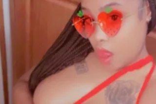 sexy red looking for incall 😋 - Image 6