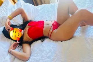available now 24/7 sexy Latina😋 - Image 1