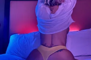 🛑🛑🛑🛑COCK 🍆 MONSTER 👅ON THE LOO... - Image 2