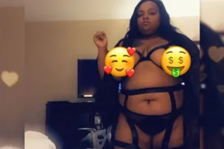 Specials 💦💦💦4'10 short sexy🤩 New in town 🔥 AVAILABLE NOW - Image 4