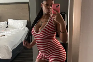 New Here 🫶🏼🥰 show me some love . Tight Wet 💦💦🤰🏾 Pregnant pussy - Image 2