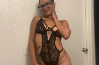 NEW IN TOWN 🥰 LET ME CUM OVER 🍑💦 - Image 1