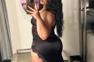 Big Booty Hawaiian Latina Mami... - Image 2