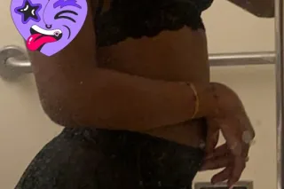 😘😘😘scarlett at your service😘 - Image 2