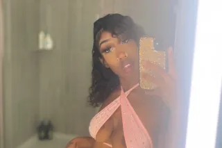 5’3 PETITE 🍫 TREAT READY TO ME... - Image 3