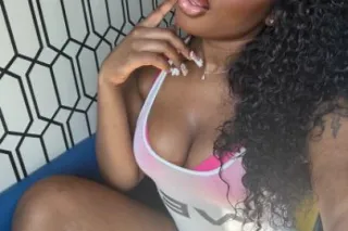 Upscale Ebony Hottie 📲💦👄 - Image 4
