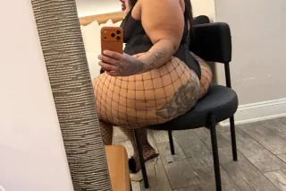 Big Booty Latina 😛🥰 Squirting ... - Image 2