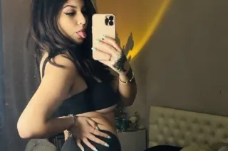 Hot Queen Yummy👅 Special Pussy... - Image 2