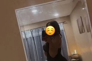 Curvy 🍑 Latina visiting NOHO 🌃 - Image 6