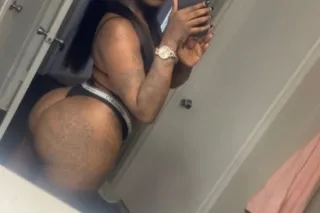 Cece✈New in Town🥰 😉Treat Yours... - Image 3