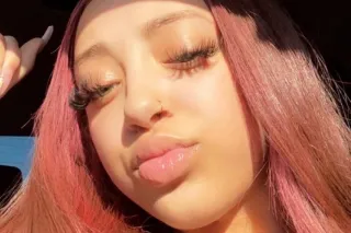 Lightskin Greeneyed Yaya😍😏 - Image 9