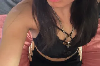 Sexy forgein babe looking for ... - Image 1