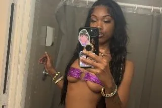 tall and sexy 🧚🏽😘 - Image 1
