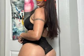 HORNY SEXY LADY READY TO FUCK 🍑🍆YOU 🍑🍆️ - Image 2