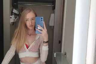 petite and ready to meet - Image 7