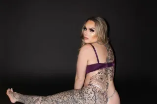 BIG BOOTY TATTOOED BLONDE WAITING FOR YOU - Image 1