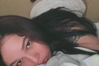 Sexy Young Milf 😘 - 25 - Image 2