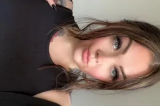 J U I C Y Brunette... lets 🄿🄻🄰... - Image 3